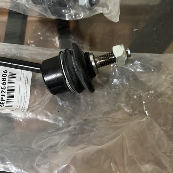 Sway bar link - Picture 5 of 6